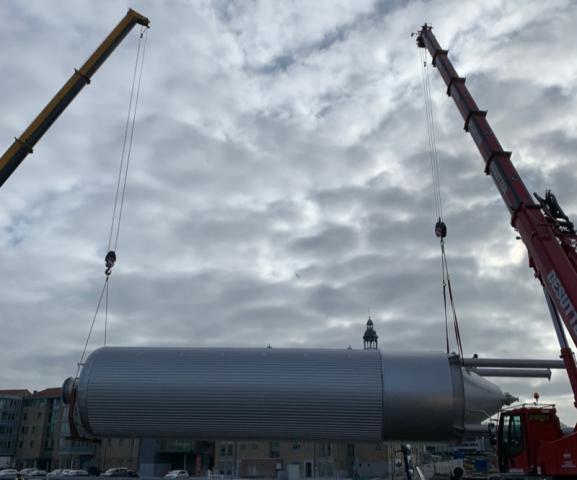 Bierbrouwerij De Brabandere: plaatsen van nieuwe gisttanks